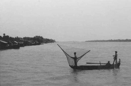 fishing in mekong